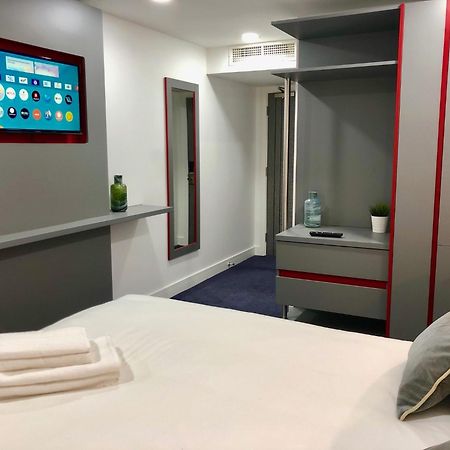 Ilford Hotel Goodmayes מראה חיצוני תמונה