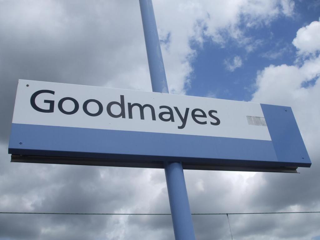 Ilford Hotel Goodmayes מראה חיצוני תמונה