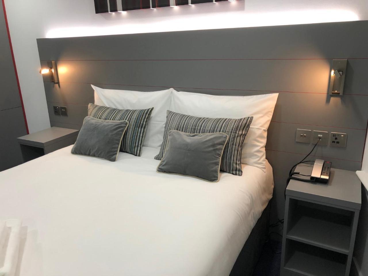 Ilford Hotel Goodmayes מראה חיצוני תמונה
