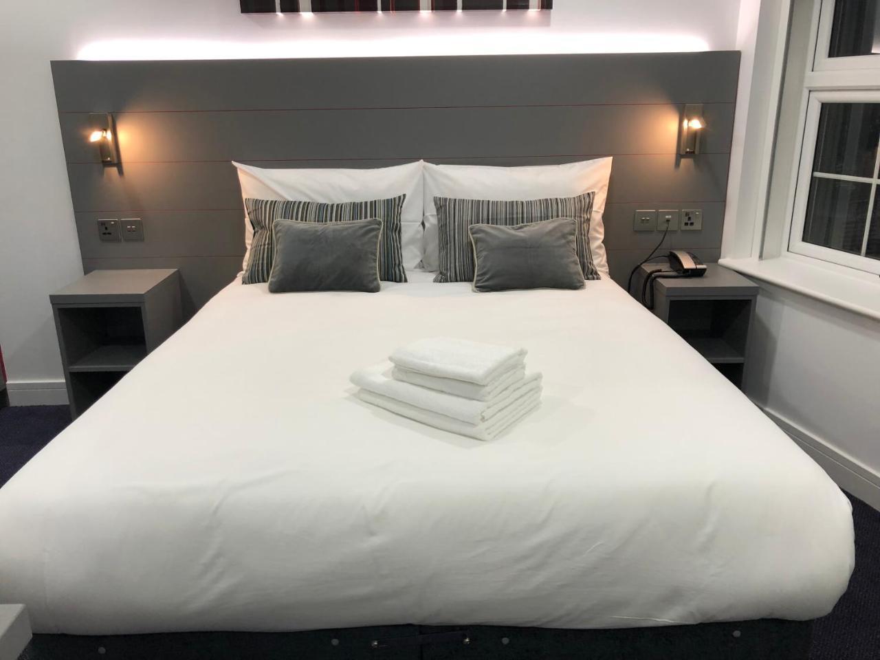 Ilford Hotel Goodmayes מראה חיצוני תמונה